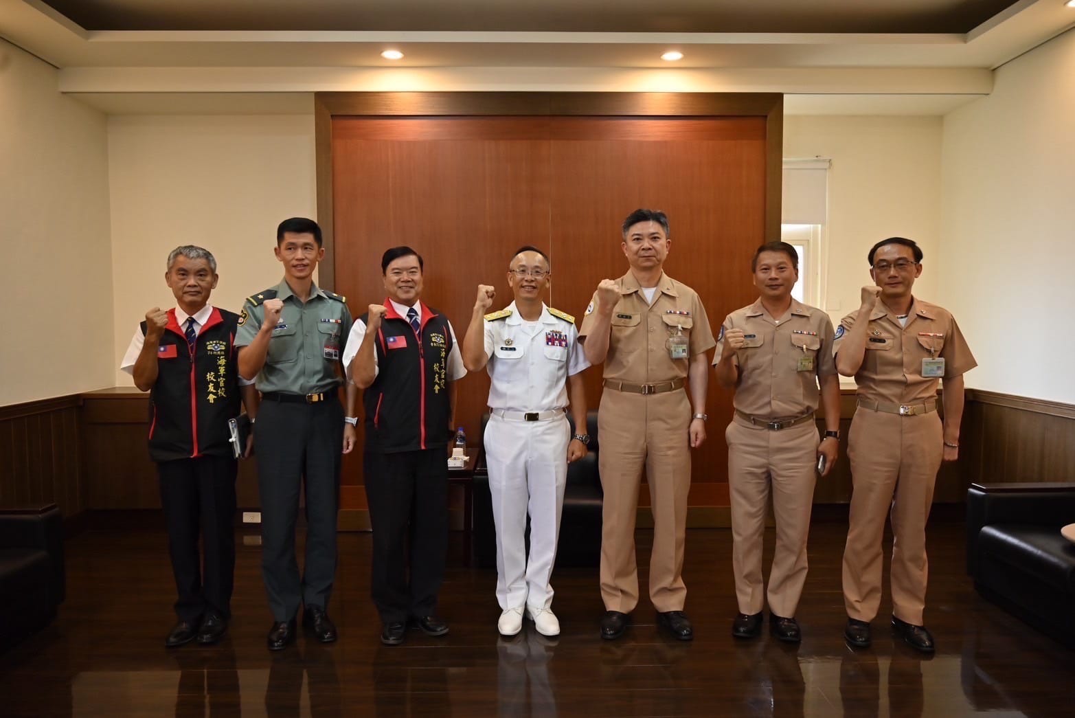 Student Flag Guard and Handover of Command to Learning Organizers1