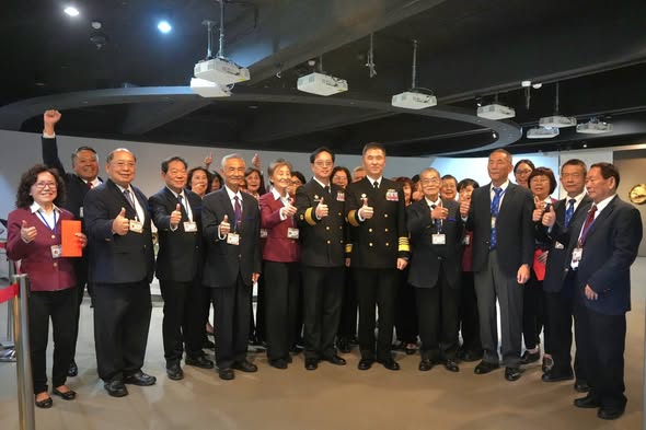 司令蔣上將蒞左營軍區故事館向志工致意 傳遞春節祝福(精彩花絮5).jpg